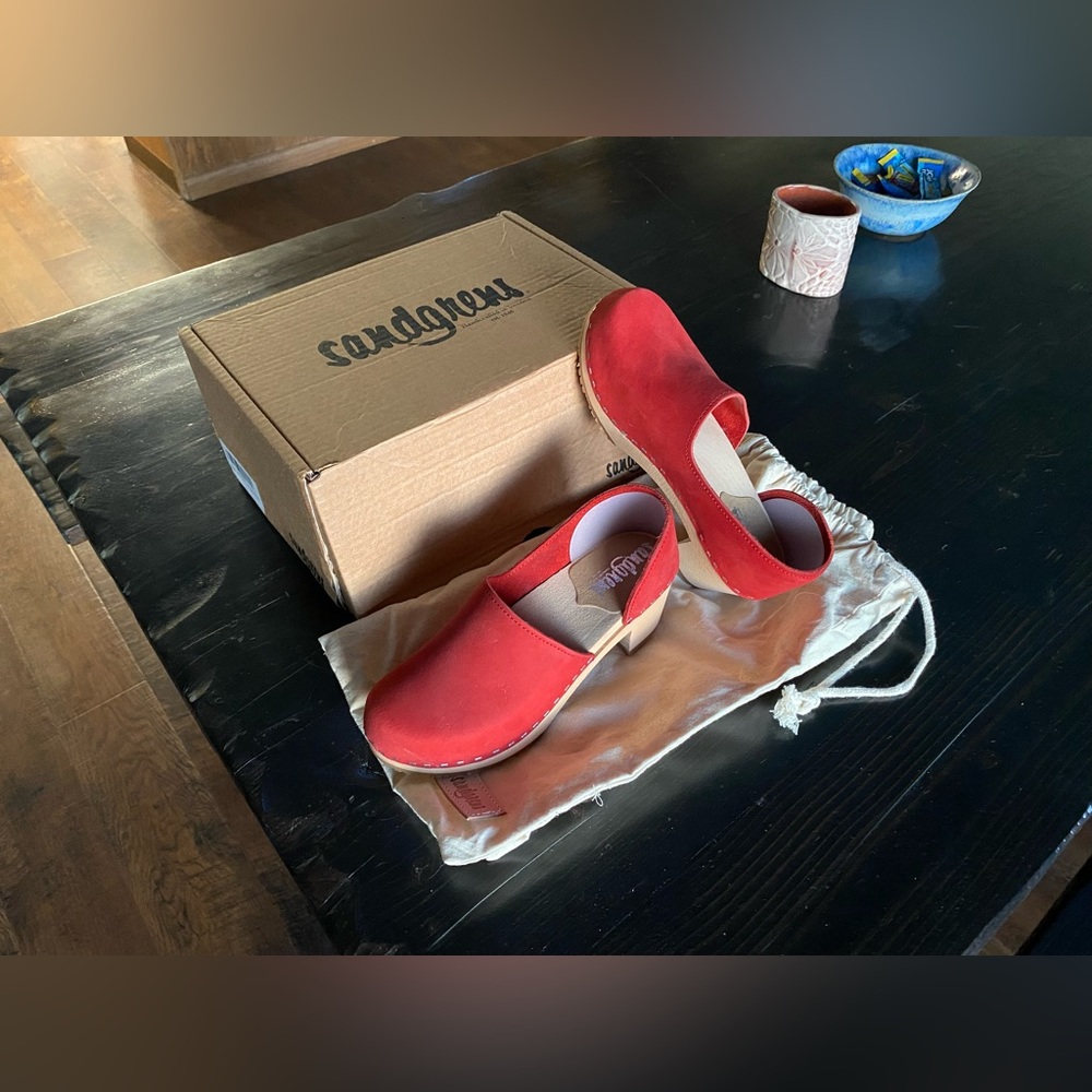 NWT Sandgren’s Brett Red Suede Clogs size 37 - Picture 6 of 14